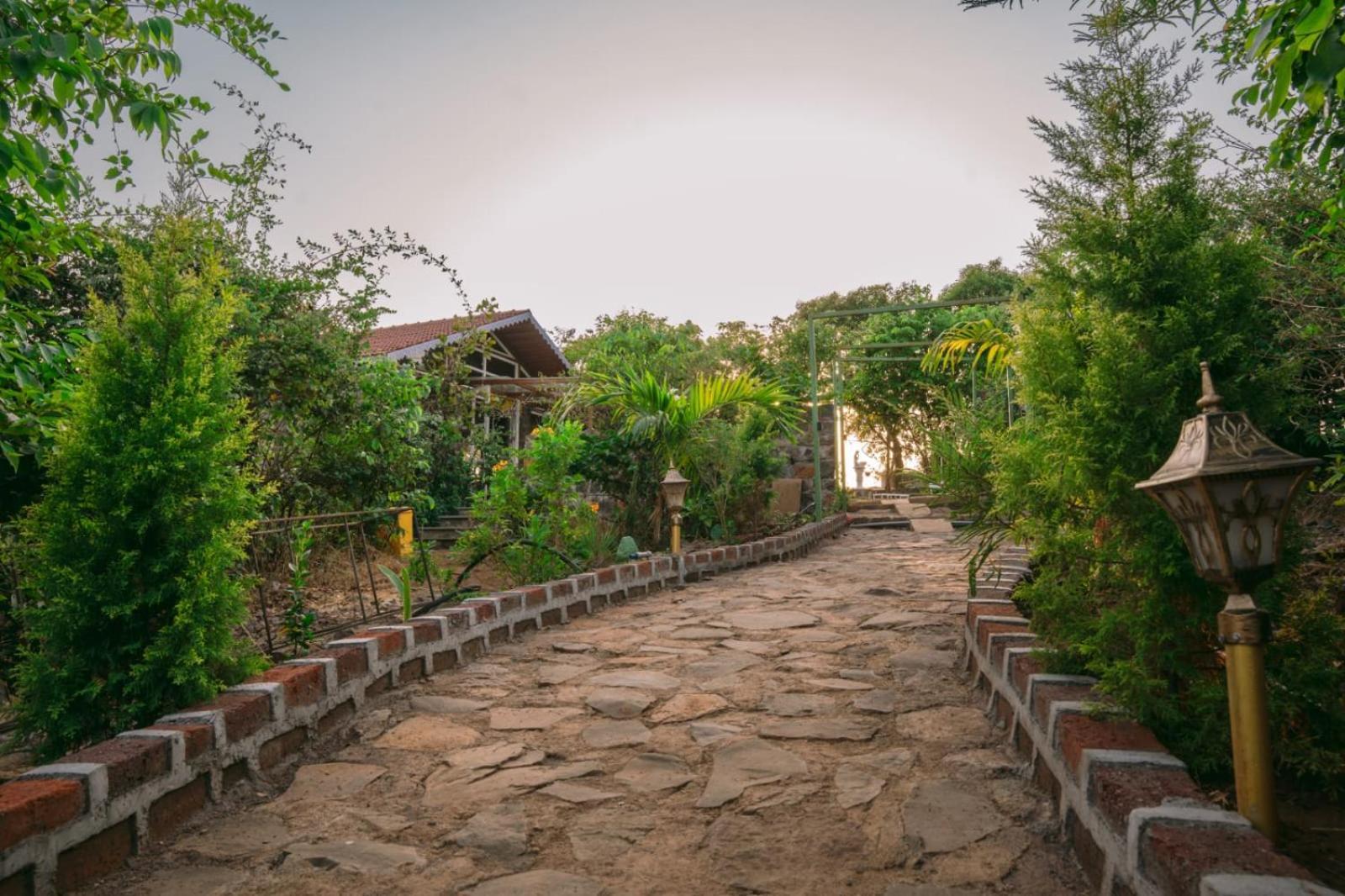 Eshi Resorts And Restaurant - Bhimashankars Jungle Luxury Resort Taleghar Luaran gambar